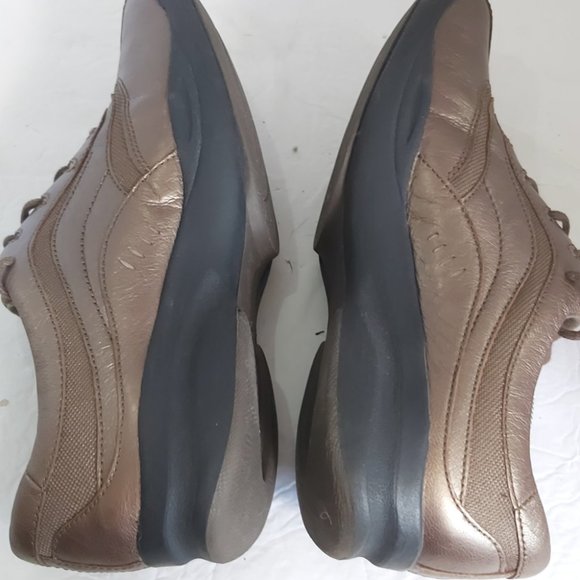 CLARKS | Women's In Motion Leather Comfort Shoes Metallic Bronze Size 8.5 - Picture 6 of 8